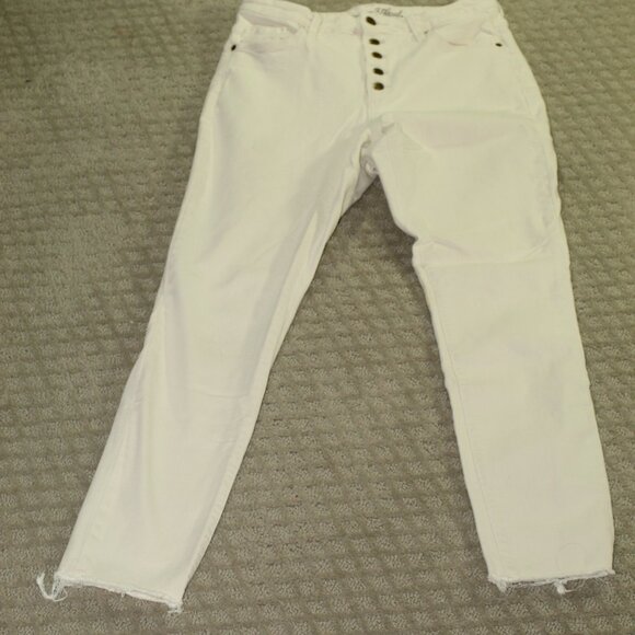 Universal Threads Size 8 / 29R Cream Button Fly Skinny Raw Hem Denim Ankle Jeans - Picture 1 of 6